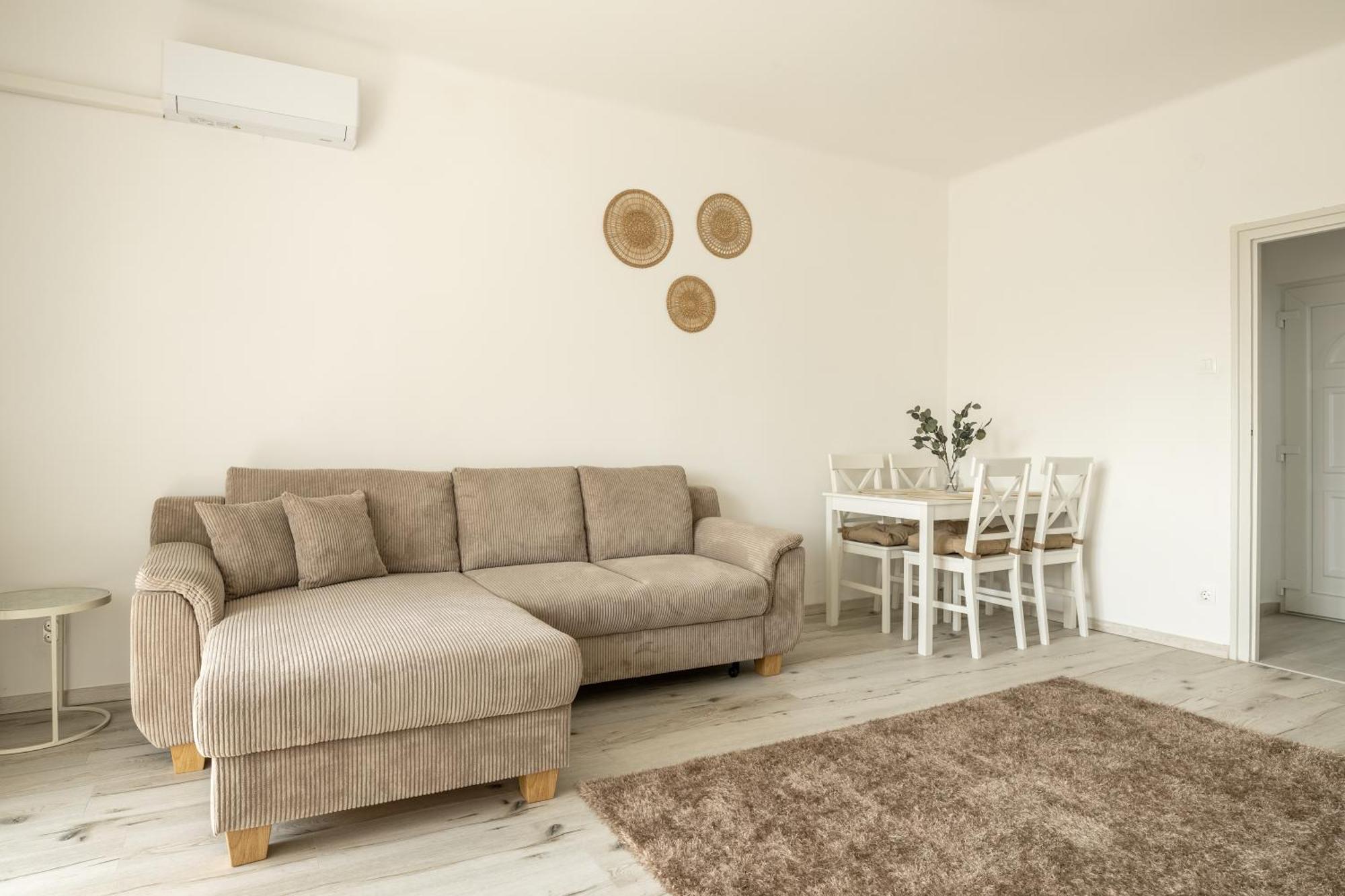 Malompark Apartman With Free Parking Debrecen Exterior foto