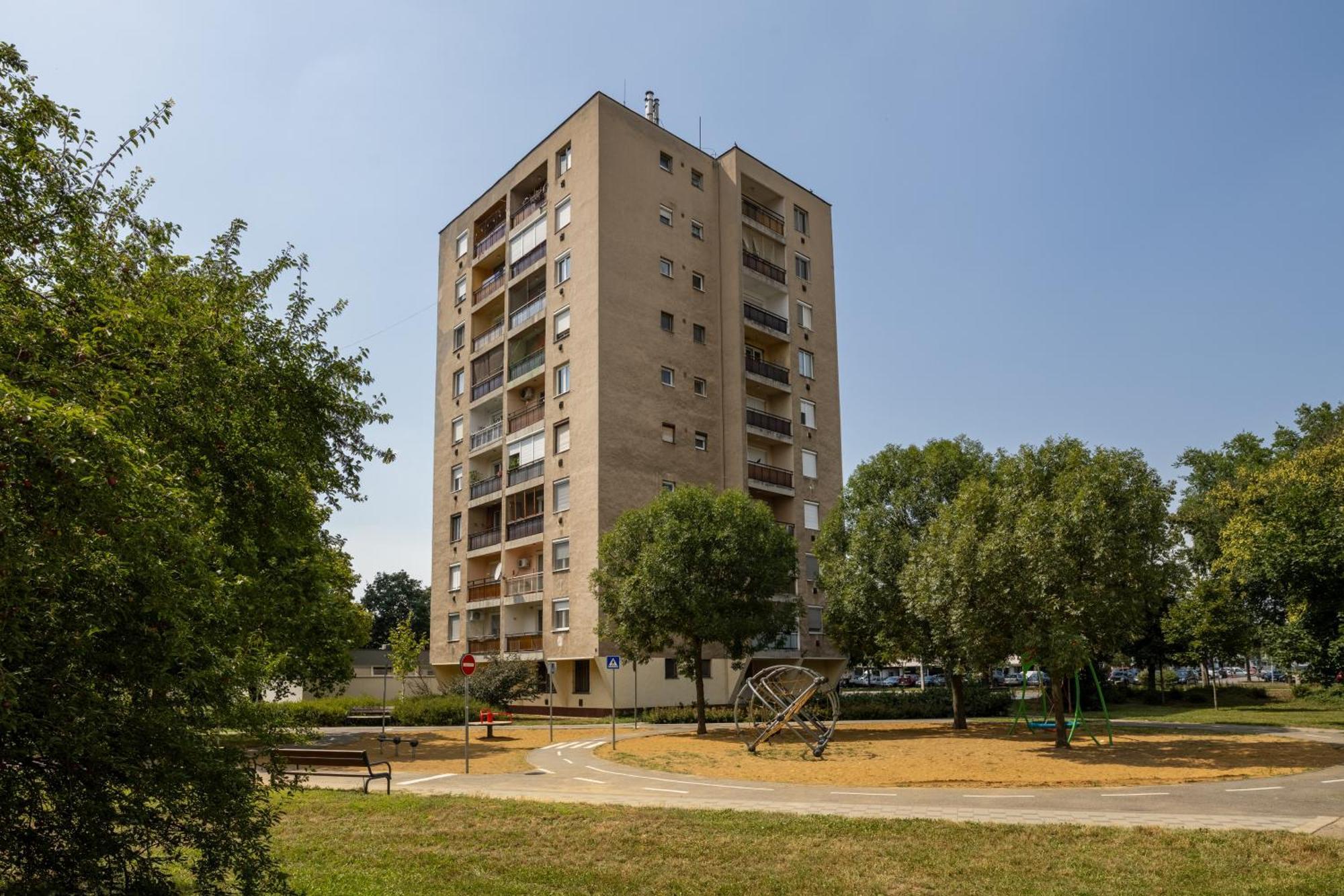 Malompark Apartman With Free Parking Debrecen Exterior foto